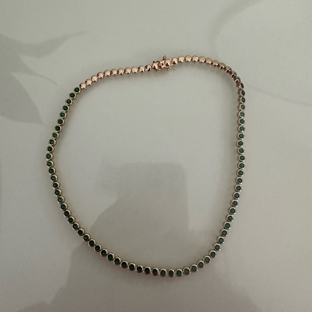 lili claspe emerald reese tennis necklace
